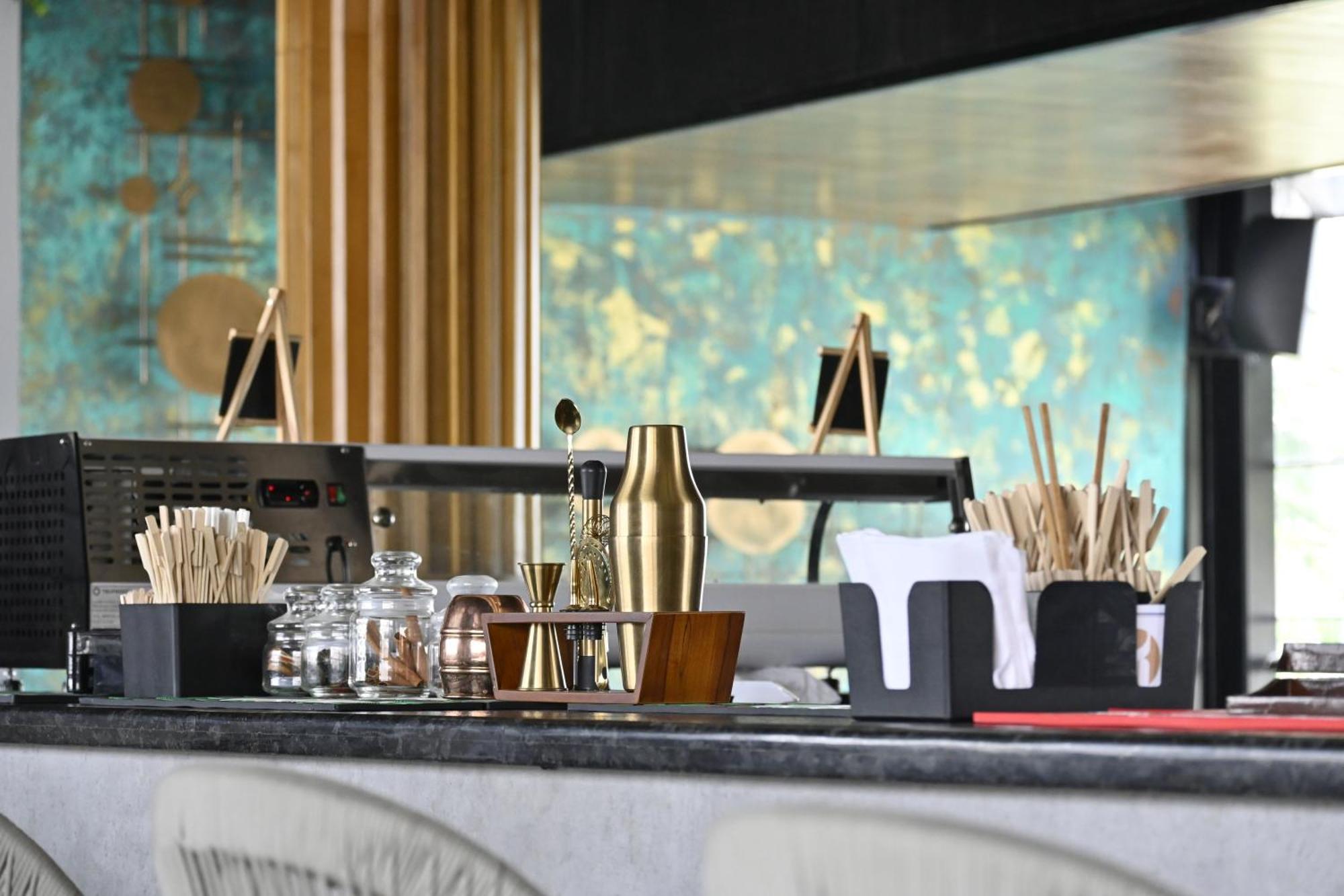 Fortune Jp Palace, Mysore - Member Itc Hotels' Group Dış mekan fotoğraf A coffee bar