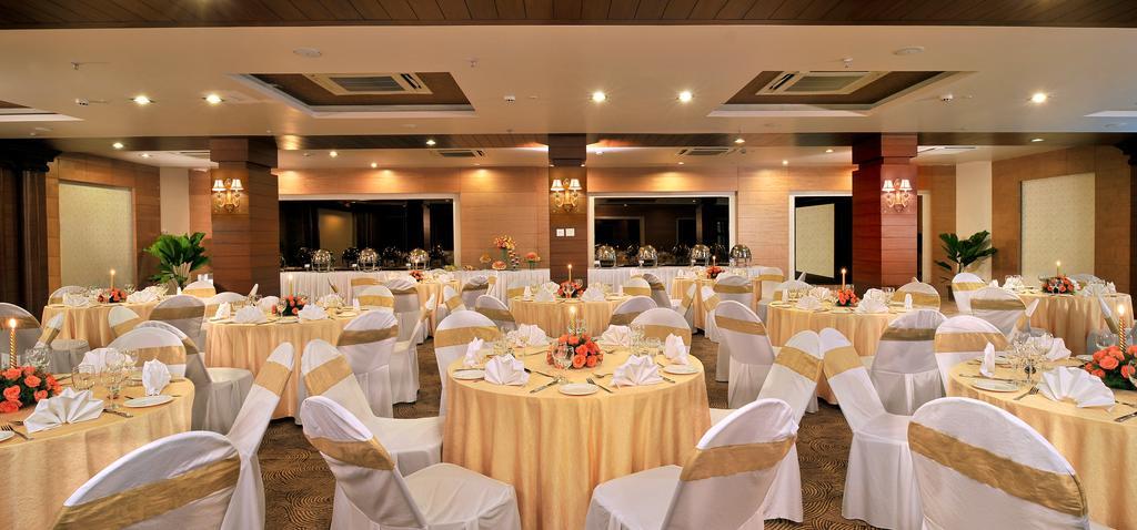 Fortune Jp Palace, Mysore - Member Itc Hotels' Group Dış mekan fotoğraf The Royal, a banquet hall at the hotel